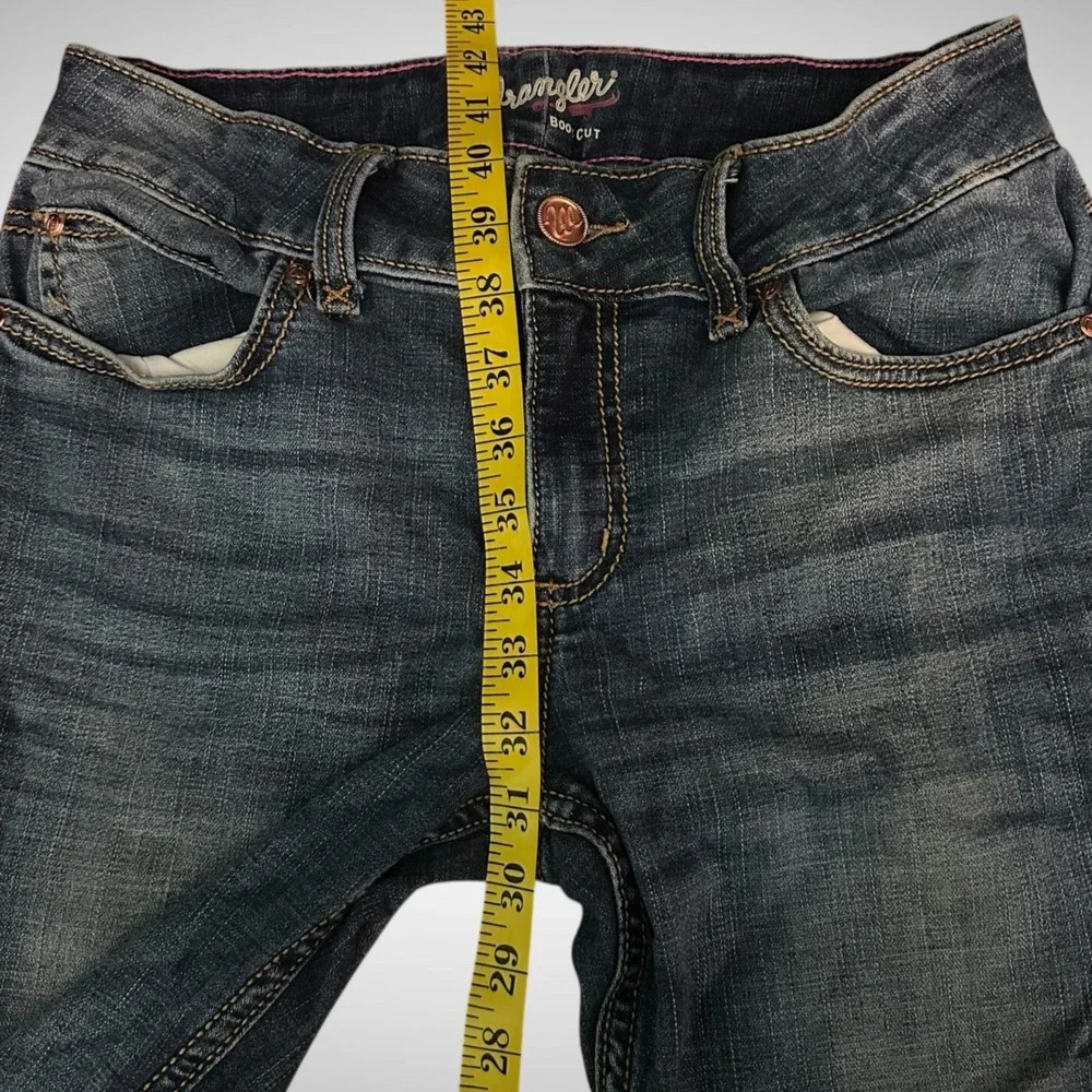 Wrangler jeans Women's 7 X 32 Boot cut retro mid rise 28W western cowboy cut